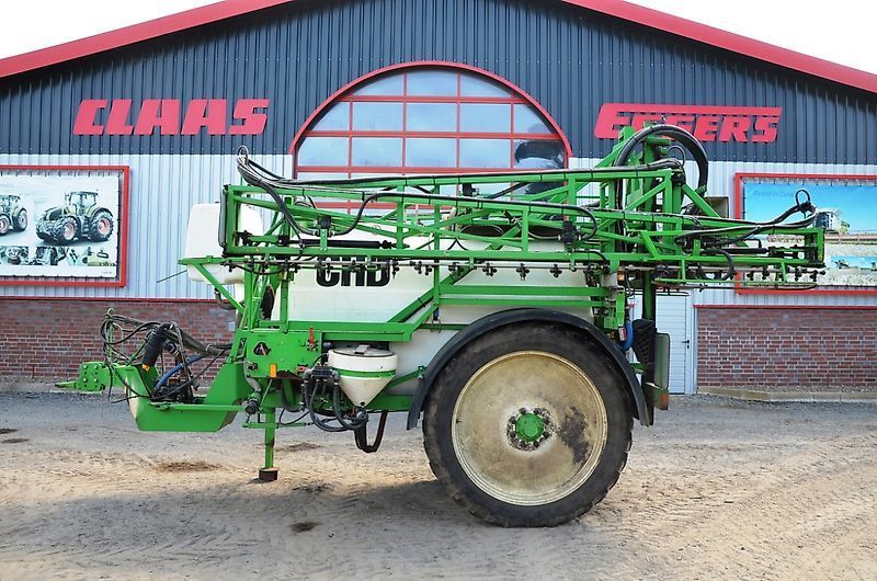 E-FARM: CHD 3024 - Pflanzenschutzspritze - id A2RGJUK - 8.200 € - Baujahr: 2009 - Deutschland