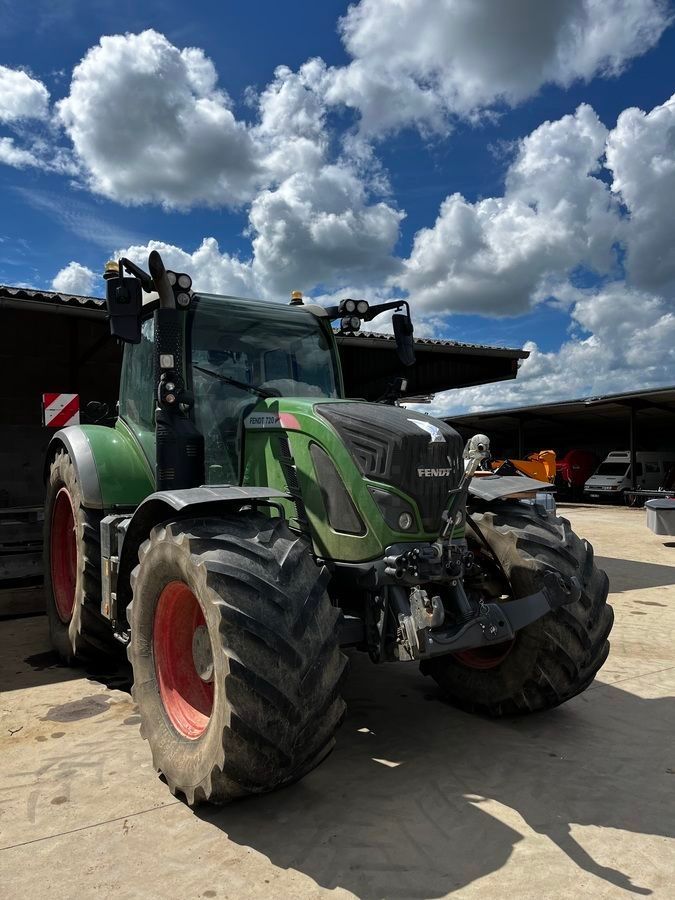 E-FARM: Fendt 720 Vario - Tracteur - id HQPSXR6 - 110 000 € - Année: 2019 - Lecture du nombre d'heure: 3 900,Puissance du moteur (chevaux): 200,France