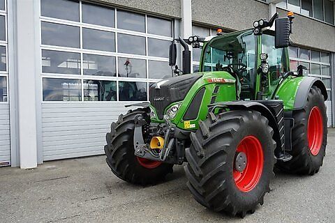 E-FARM: Fendt 724 Vario - Tractor - id RXXRCSX - 191.666 € - Año: 2023 - Austria