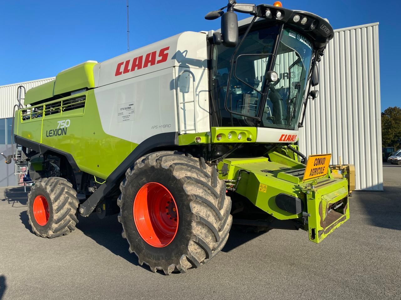 E-FARM: Claas Lexion 750 - Mähdrescher - id LYKGGJX - 215.000 € - Baujahr: 2016 - Abgelesene Motorstunden: 1.703,Motorleistung (PS): 435,Frankreich