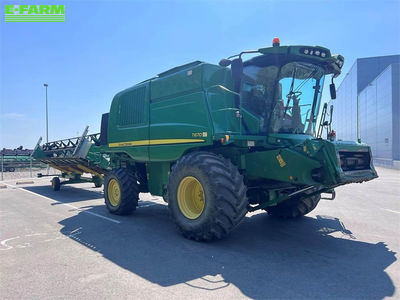 E-FARM: John Deere T 670 - Combine harvester - id 9XBEKJT - €112,000 - Year of construction: 2013 - Engine hours: 2,833,Engine power (HP): 346,Lithuania