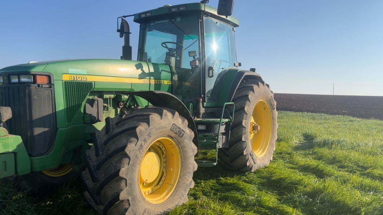 John Deere 8100 Traktor 39 000 €