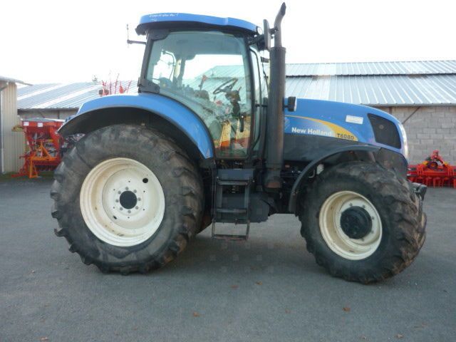 E-FARM: New Holland T6080 - Traktor - id XYMMNVE - 43.500 € - Baujahr: 2011 - Abgelesene Motorstunden: 5.207,Motorleistung (PS): 150,Frankreich