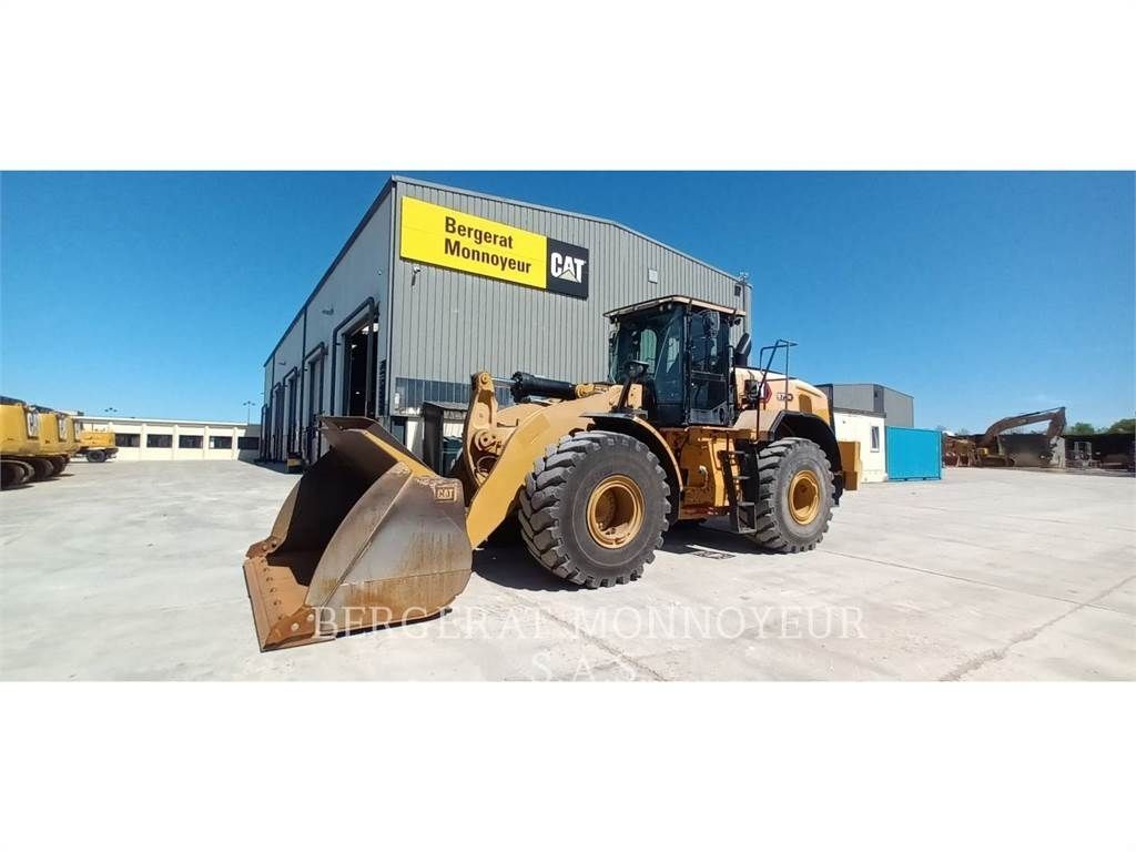 E-FARM: Caterpillar 972 xe - Chargeuse sur pneus - id ZFDJEE4 - 335 000 € - Année: 2023 - Lecture du nombre d'heure: 2 579,France