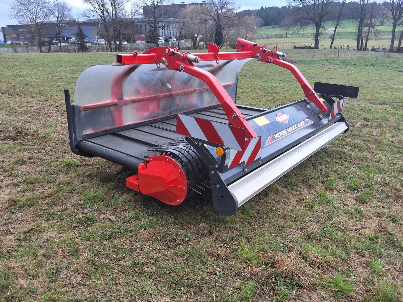 Kuhn Merge Maxx 440 F Karuzelowy przetrząsacz do siana 19 000 €