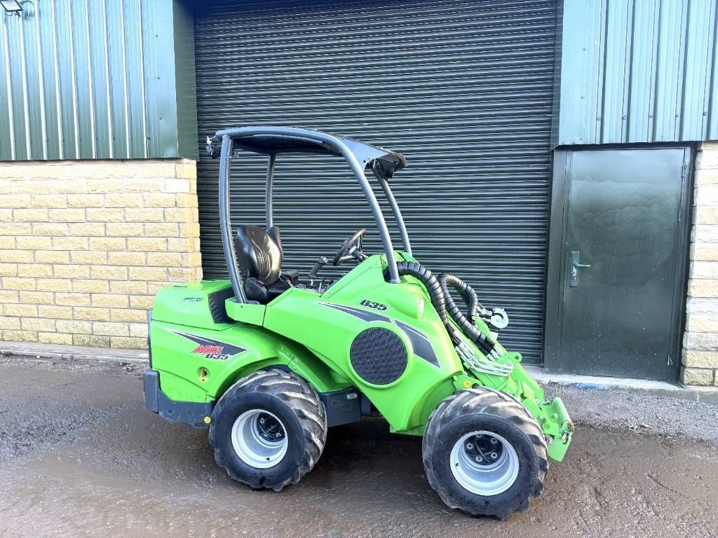 Avant 635 Kerekes rakodógép 33 890 EUR