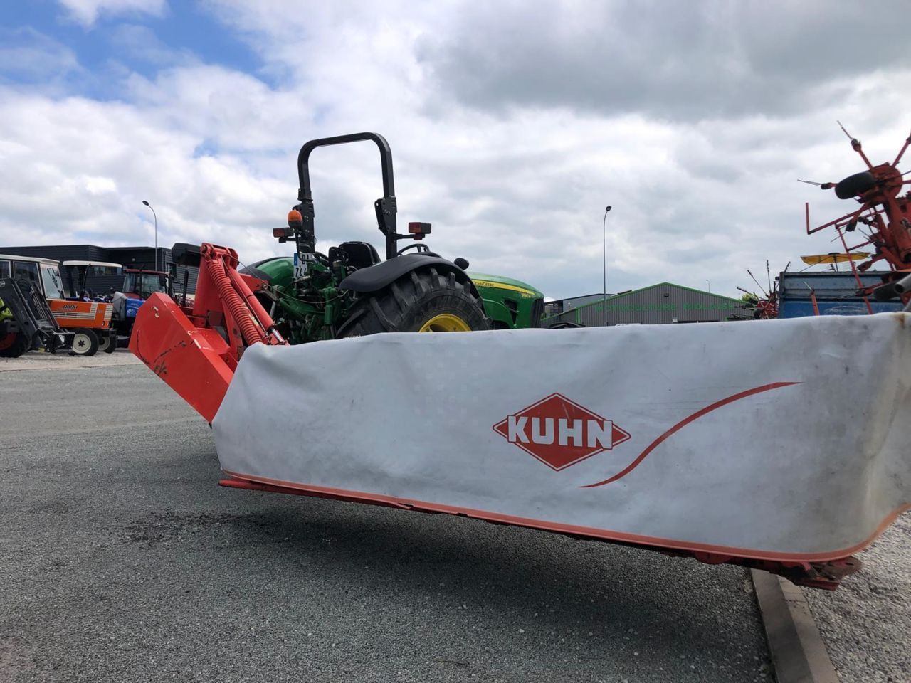 Kuhn GMD 700 GII Kosiarka 5000 €