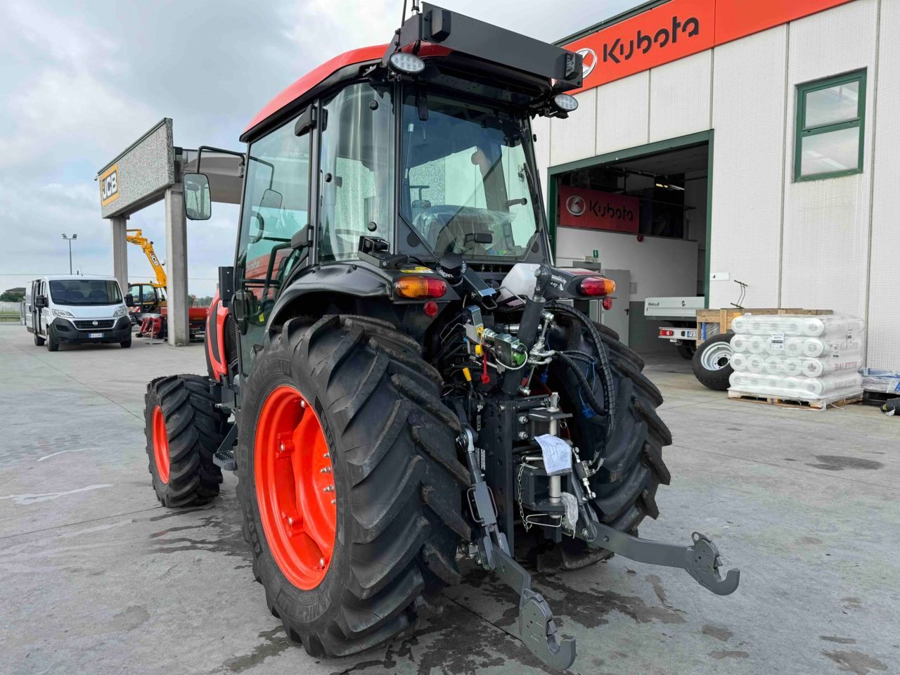E-FARM: Kubota M5112 - Tracteur - id BN7SQXZ - 55 000 € - Année: 2025 - Puissance du moteur (chevaux): 115,Italie