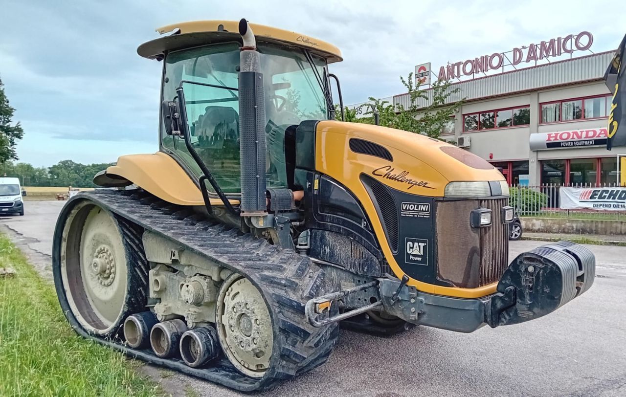 E-FARM: Caterpillar 765 b - Tractor - id JEIB79X - Año: 2005 - Horas: 9720,Potencia del motor: 350,Italia