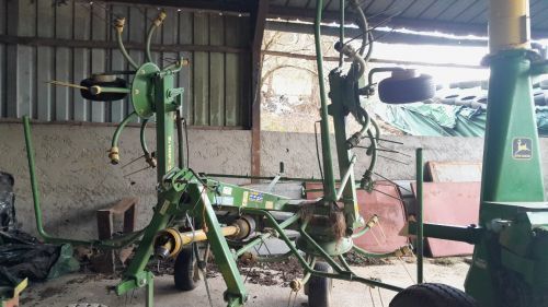 E-FARM: Krone 5.52 - Kreiselheuer - id SVFWS39 - 5.000 € - Baujahr: 2013 - Frankreich
