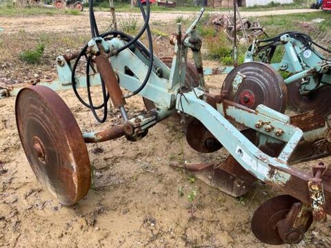 E-FARM: Nardi - Aratro - id HFYNTBI - Anno di costruzione: 2000 - Italia