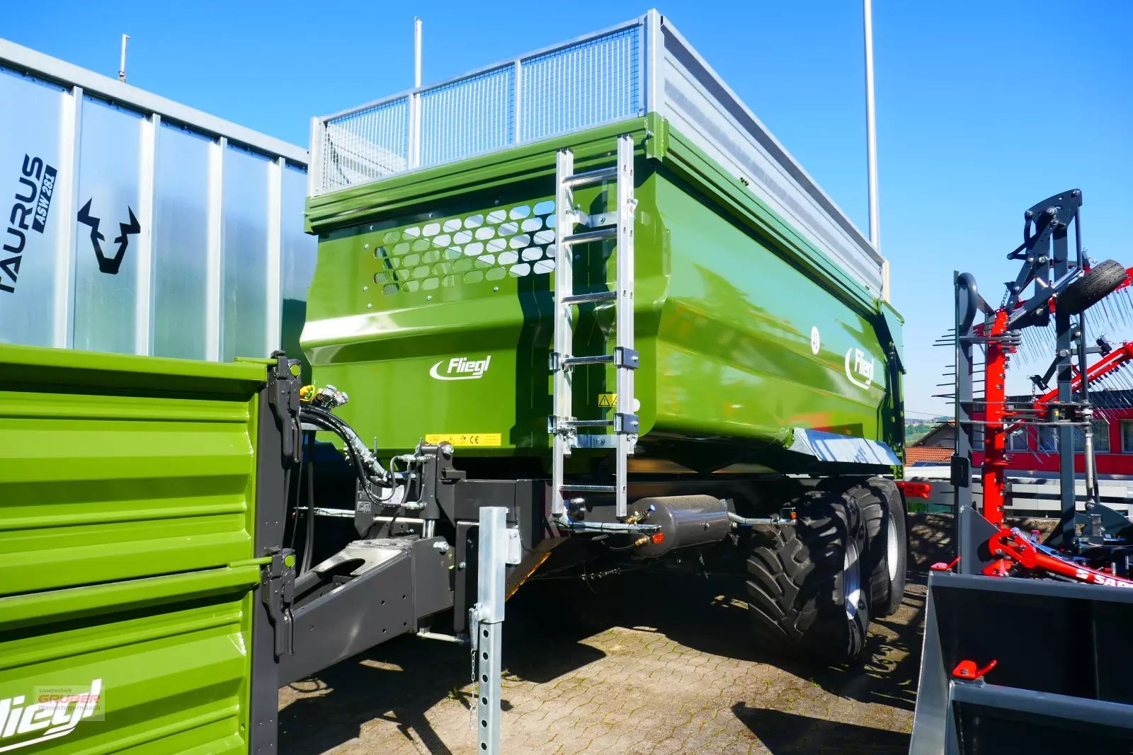 E-FARM: Fliegl tmk 256 - Pótkocsi billencs - id HUCLHLZ - Németország