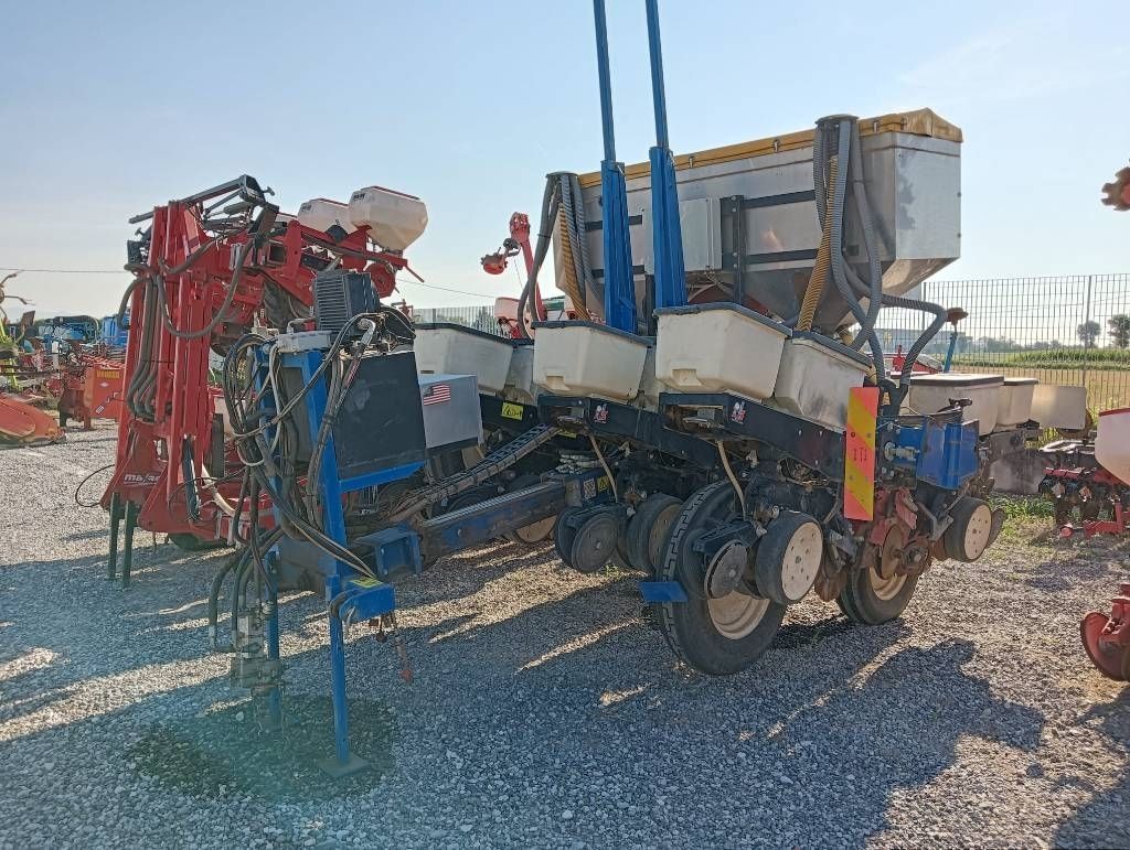 E-FARM: Kinze 3000 - Inne rozsiewacze - id NDEVIRV - Włochy