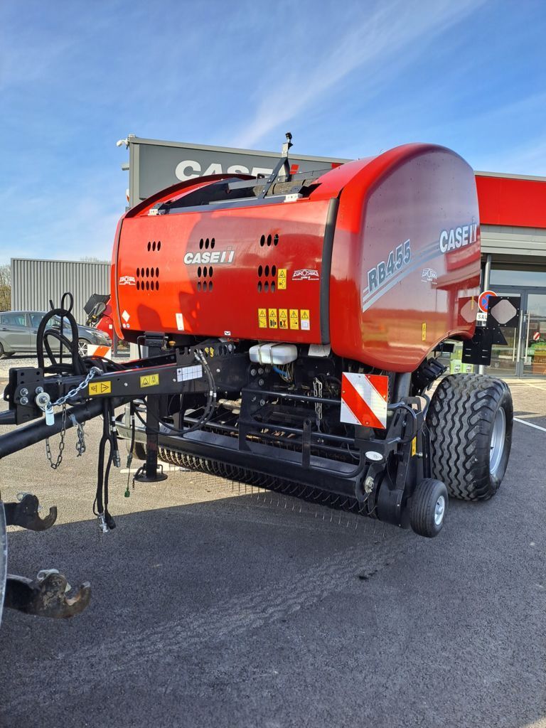 E-FARM: Case IH rb 455 - Presse à balles - id VU9NBDQ - 38 000 € - Année: 2023 - Balles produites: 1 600,France