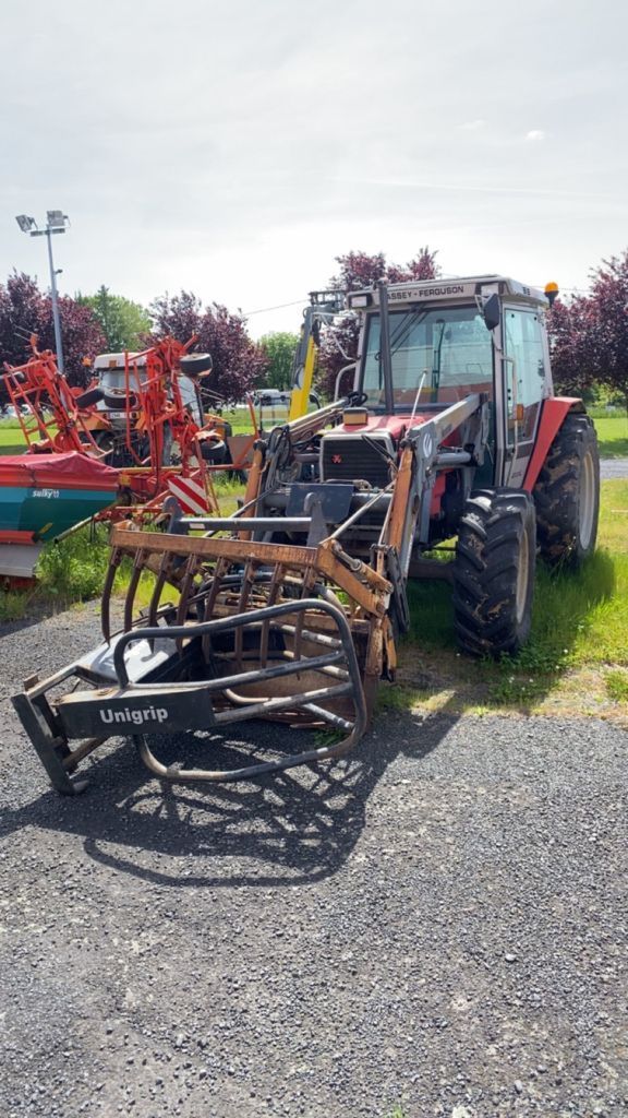 E-FARM: Massey Ferguson 3065 - Tractor - id 1NWBWF6 - €16,000 - Year of construction: 1989 - Engine hours: 8,400,Engine power (HP): 80,France