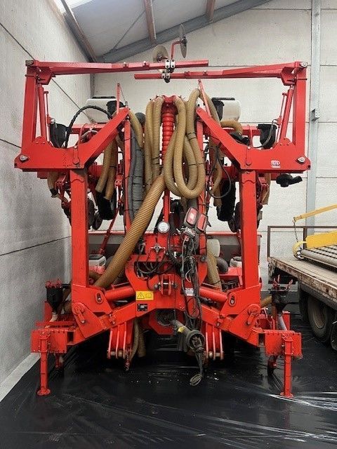 Kuhn planter 3 Maszyna do siewu punktowego 25 000 €