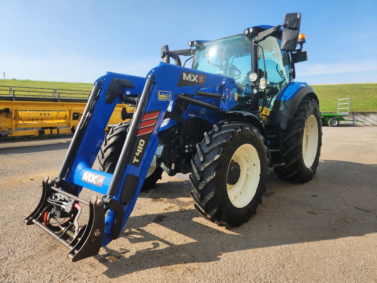 E-FARM: New Holland T5.110 - Tractor - id UR674D1 - 70.000 € - Año: 2021 - Horas: 2400,Potencia del motor: 110,Francia