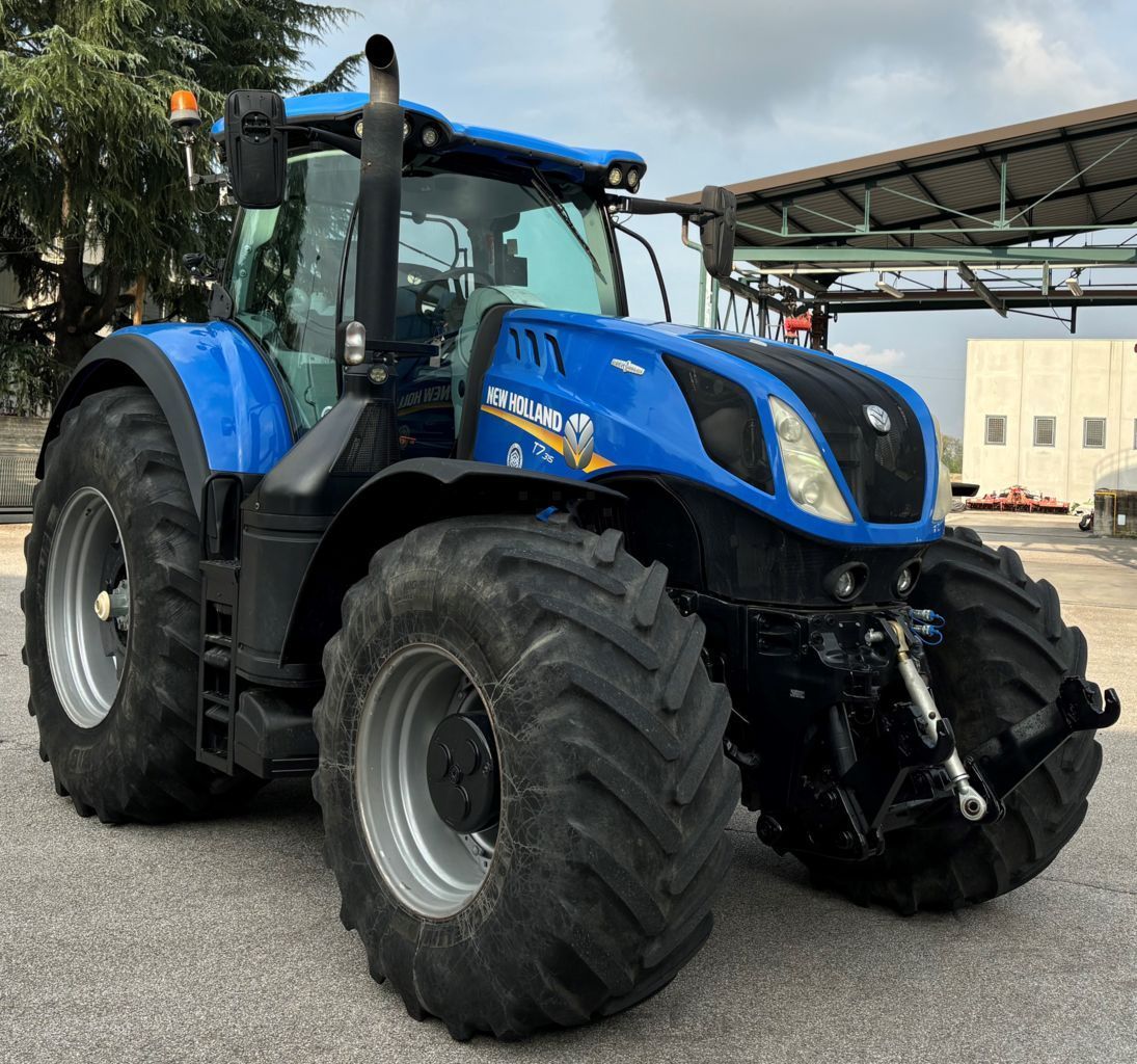 E-FARM: New Holland T7.315 - Tractor - id PW7KCCB - 105.000 EUR - Anul: 2017 - Citeste ore: 5.941,Muterea motorului: 315,Italia