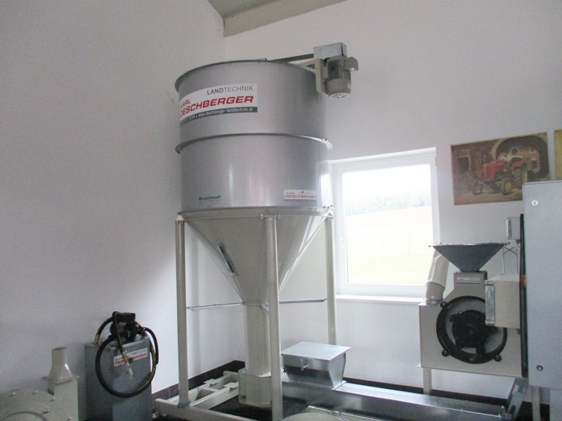E-FARM: Buschhoff m3 wr futtermischer - Alimentador de otros - id R7SYMXE - 4325 € - Potencia del motor: 5 - Austria