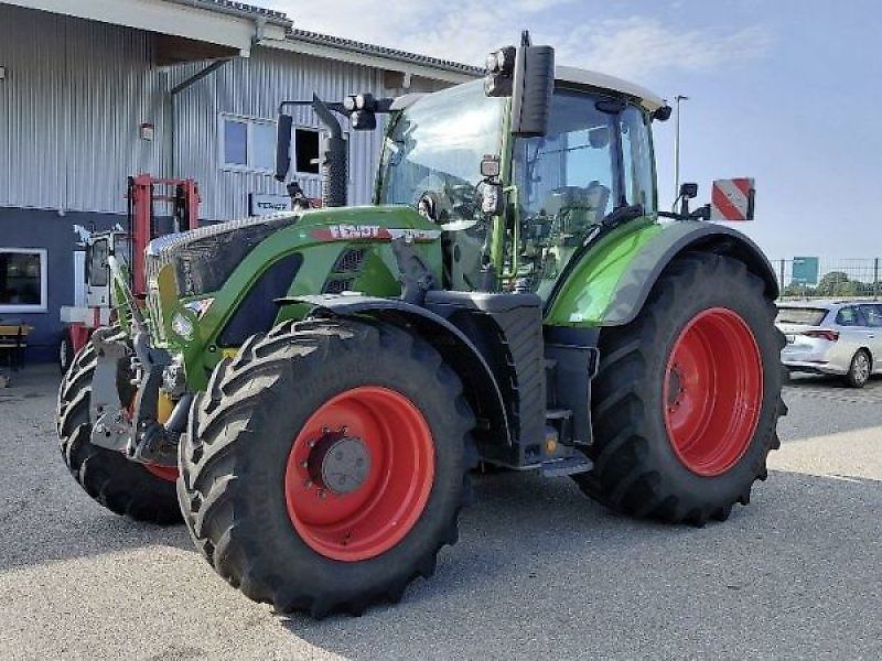 Fendt 724 Vario Profi Plus Tractor €185,000