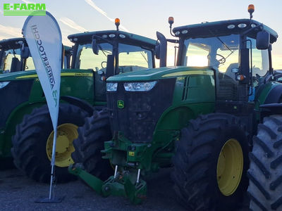 E-FARM: John Deere 7230 R - Τρακτέρ - id 36H1VKL - 60.000 € - Χρονία: 2017 - Μετρητής ωρών: 9.674,Ισχύς κινητήρα: 230,Ιταλία