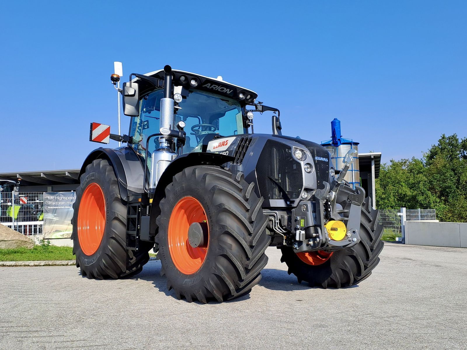 Claas Arion 660 CMATIC CEBIS Tractor €170,834