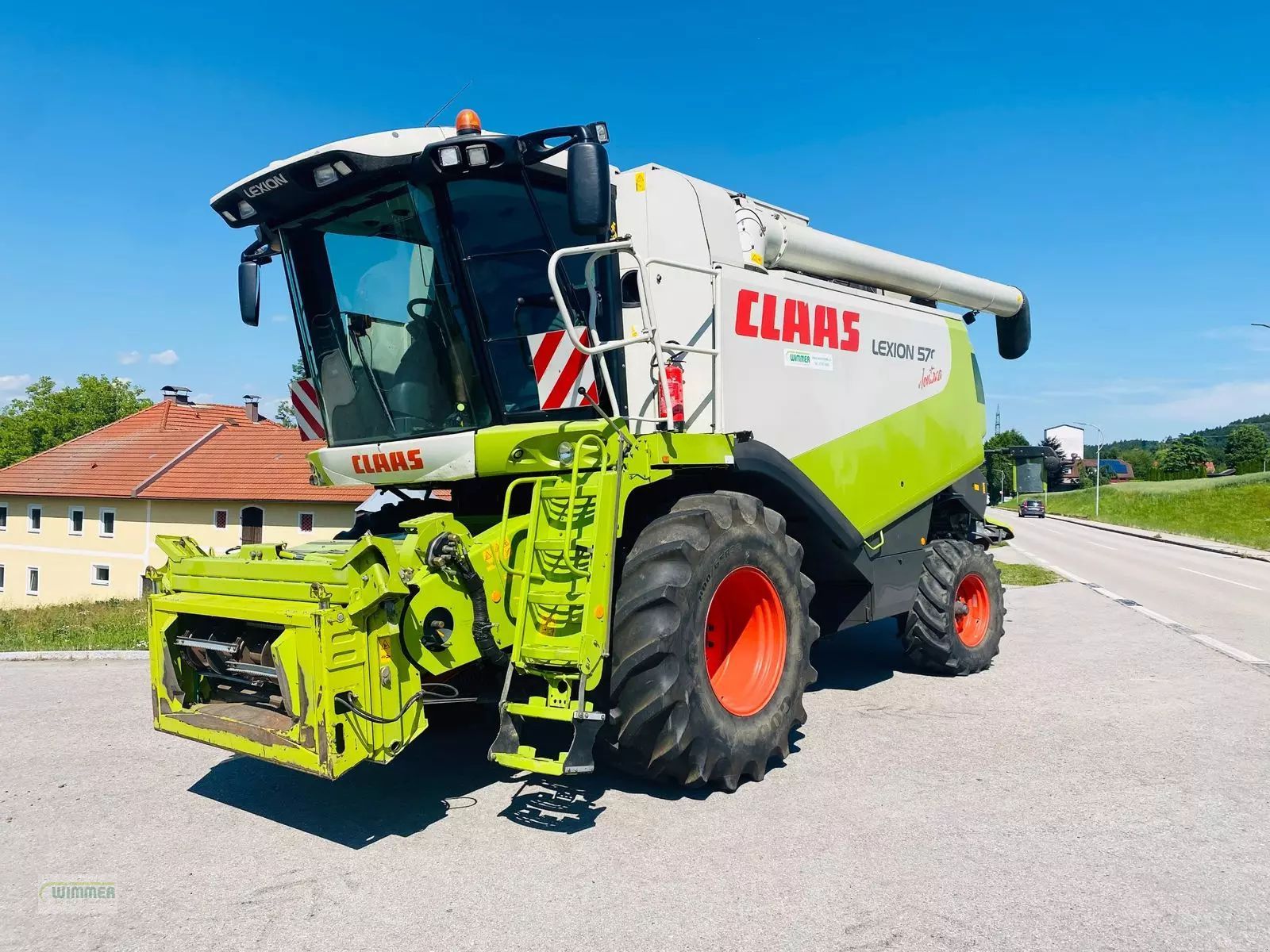 E-FARM: Claas Lexion 570 Montana - Cosechadora - id RVHNNPU - 92.035 € - Año: 2004 - Horas: 2320,Potencia del motor: 371,Austria