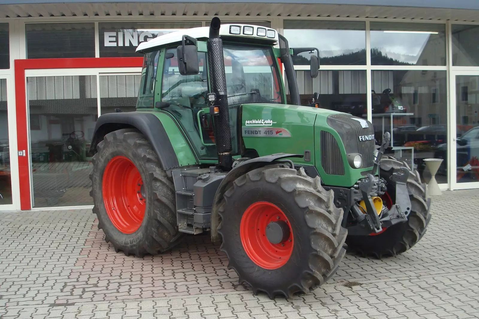 Fendt 415 Vario Трактор 73 750 €