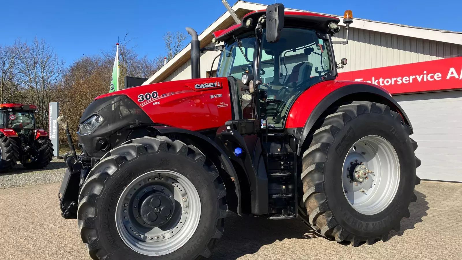 Case IH Optum 300 CVX Трактор 86 987 €