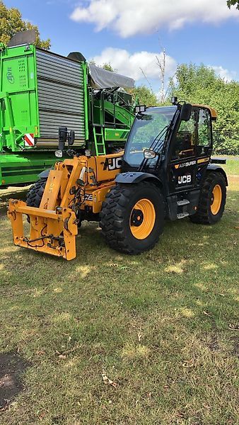 E-FARM: JCB 542x70ags - Chargeur télescopique  - id NKSXTDT - 68 900 € - Année: 2021 - Lecture du nombre d'heure: 2 694,Allemagne