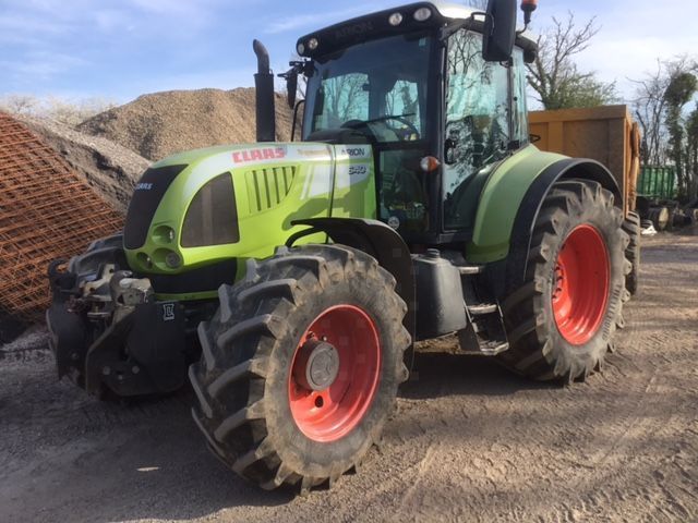 E-FARM: Claas Arion 640 - Tractor - id XK7FJQ1 - €35,000 - Year of construction: 2009 - Engine hours: 6,900,Engine power (HP): 155,France