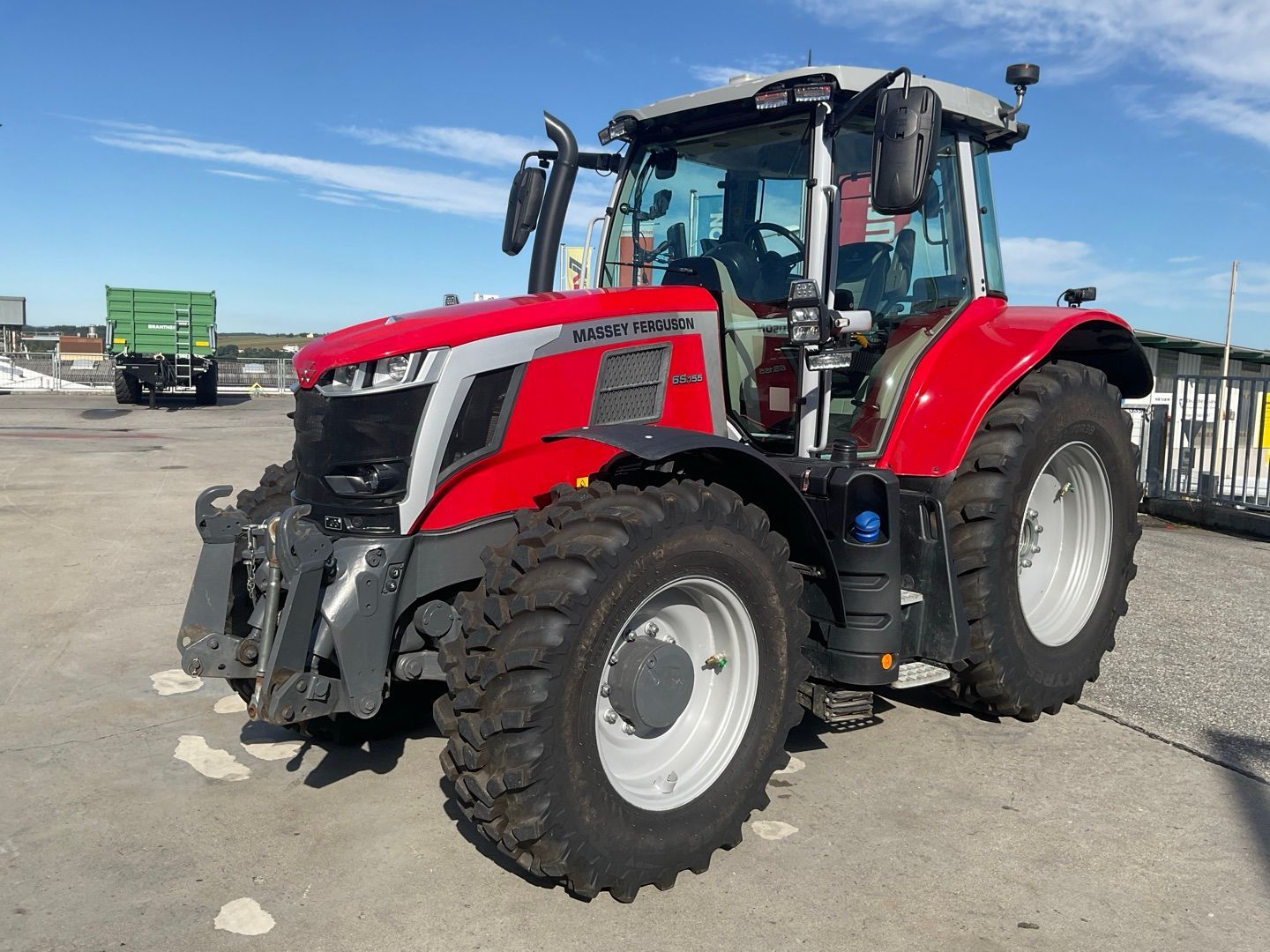 E-FARM: Massey Ferguson 6S.155 - Traktor - id YNKUMZP - 108.325 € - Baujahr: 2022 - Abgelesene Motorstunden: 1.087,Motorleistung (PS): 175,Österreich