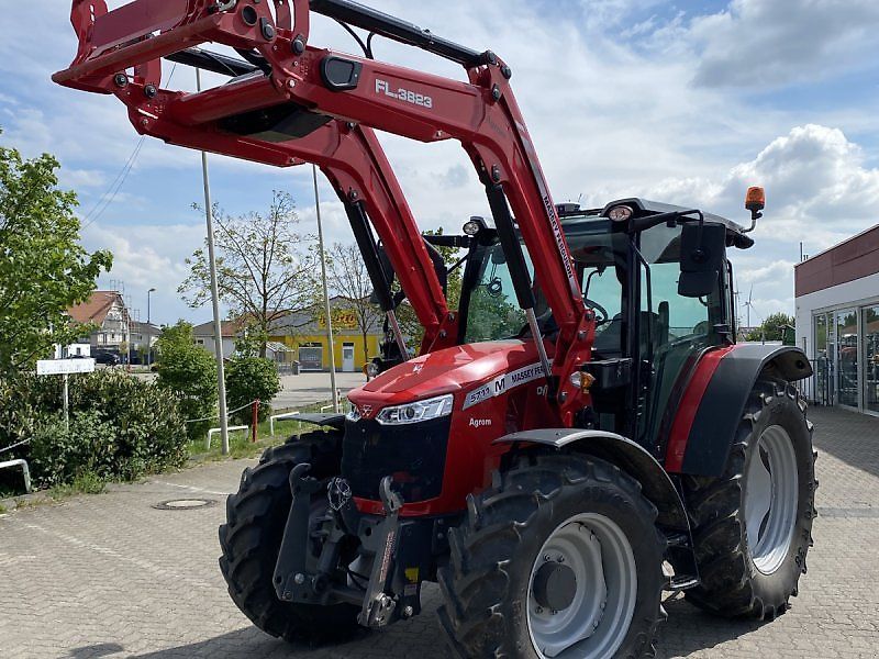 Massey Ferguson 5711 M Traktor 74 900 €