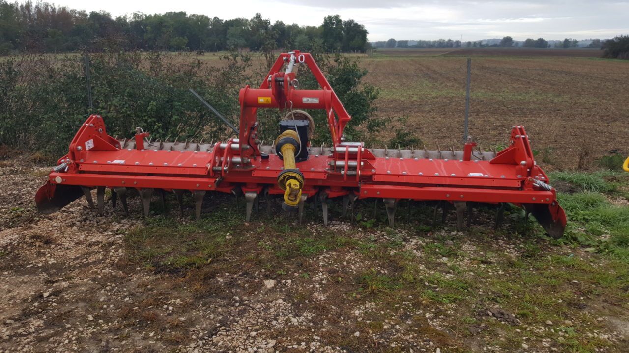 E-FARM: Kverneland series h - Kreiselegge - id E5YRE4S - 15.000 € - Baujahr: 2021 - Frankreich