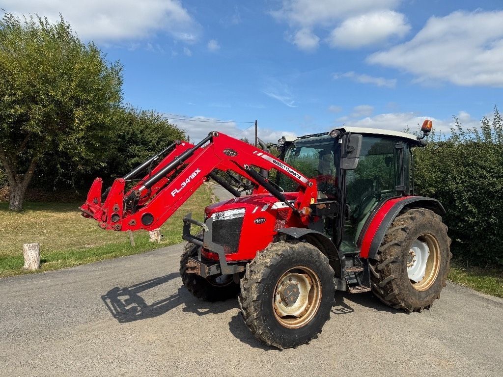 Massey Ferguson 4708 Traktor 34.521 €