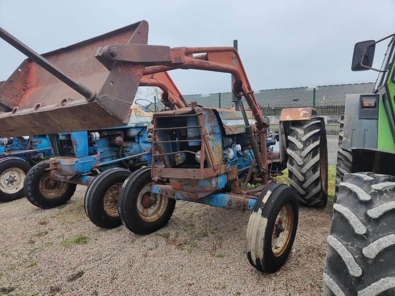 E-FARM: Ford 5000 - Tractor - id DZDC277 - €4,000 - Year of construction: 1972 - Engine hours: 2,037,Engine power (HP): 75,France