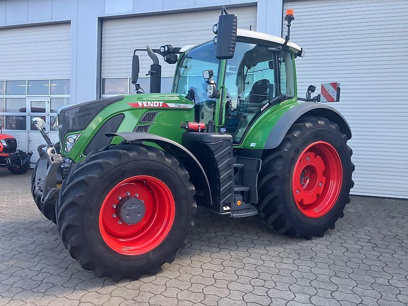 Fendt 724 Vario Profi Plus Tractor 172.000 €