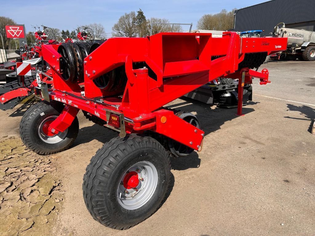 HE-VA tip roller 8.20m Prasy i wały 16 500 €