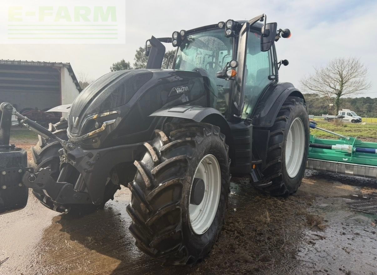 Valtra t195 active Traktor 95 000 €