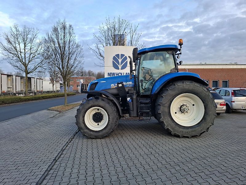 New Holland T7.220 Tractor 72.000 EUR