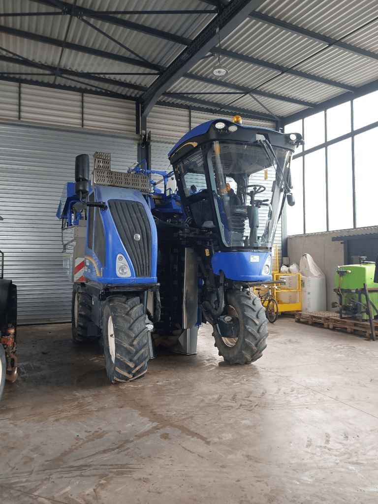 E-FARM: New Holland FR 9050 - Traubenernter - id IPZXPBU - 110.000 € - Baujahr: 2018 - Frankreich