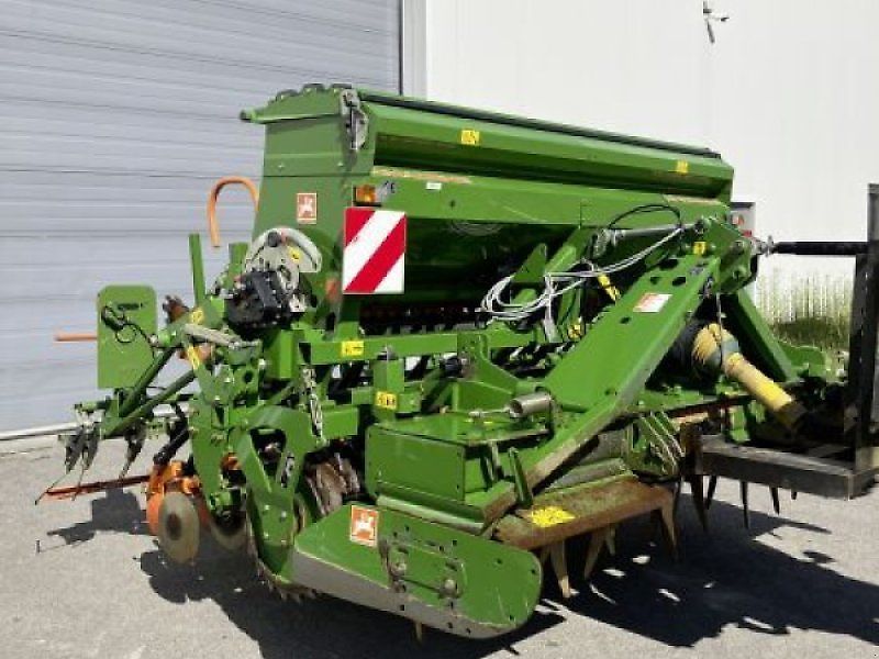 E-FARM: Amazone KG 3000 Special - Power harrow - id J76LKY5 - €17,900 - Year of construction: 2009 - Germany