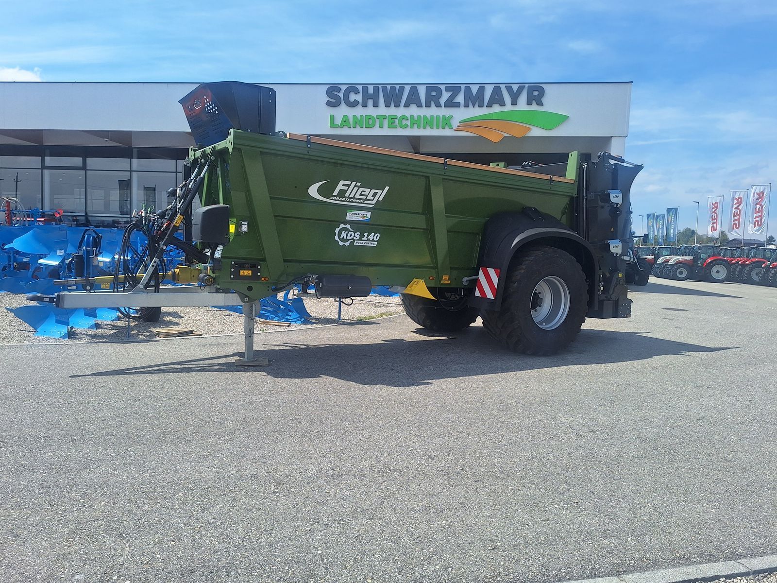 Fliegl kds 140 muckcontrol Manure and compost spreader €46,945
