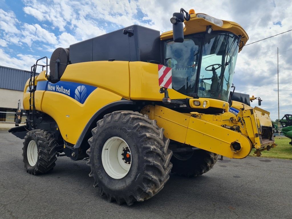 E-FARM: New Holland CX 8080 - Combine harvester - id 4SLYSFA - Year of construction: 2012 - Engine hours: 3,614,France
