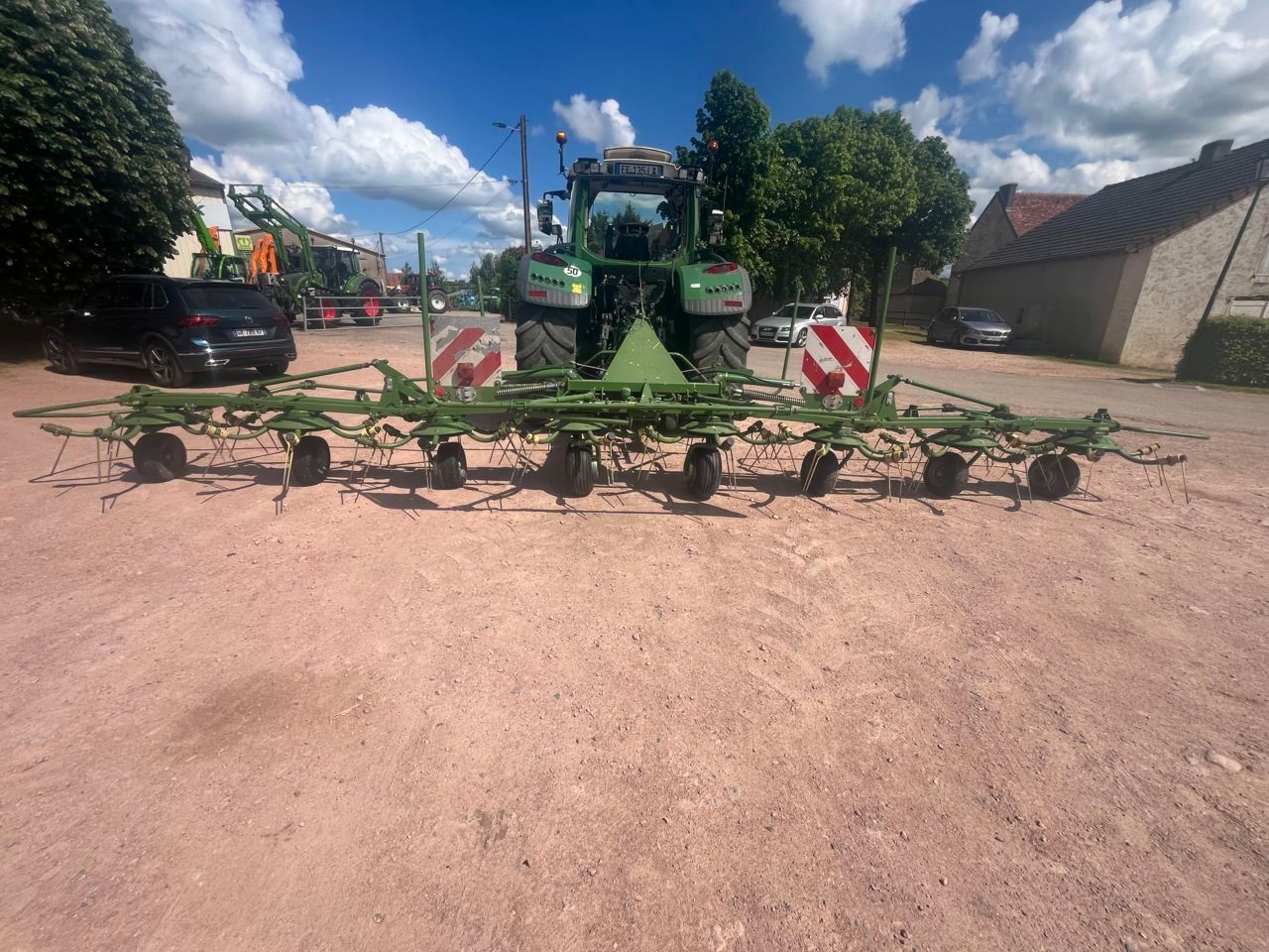 E-FARM: Krone KW 8.82/8 - Kreiselheuer - id UAQ5JCV - 8.400 € - Baujahr: 2014 - Frankreich