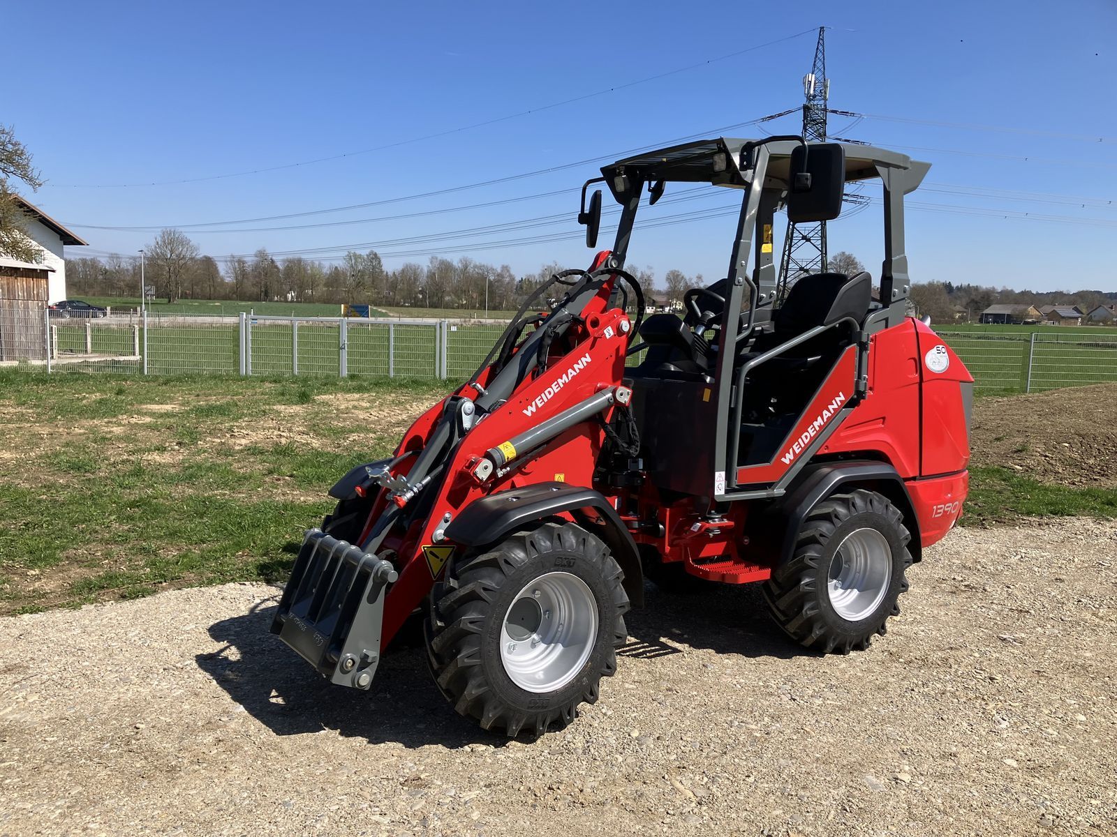 E-FARM: Weidemann 1390 - Radlader - id YSNG9JX - 38.500 € - Baujahr: 2025 - Motorleistung (PS): 25,Österreich