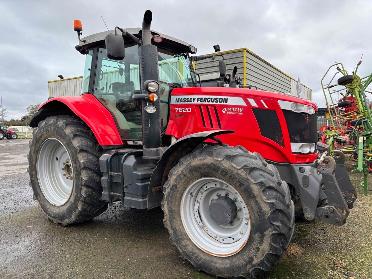 E-FARM: Massey Ferguson 7620 Dyna-6 - Tractor - id WIRGUZS - €39,500 - Year of construction: 2013 - Engine hours: 7,500,Engine power (HP): 200,France