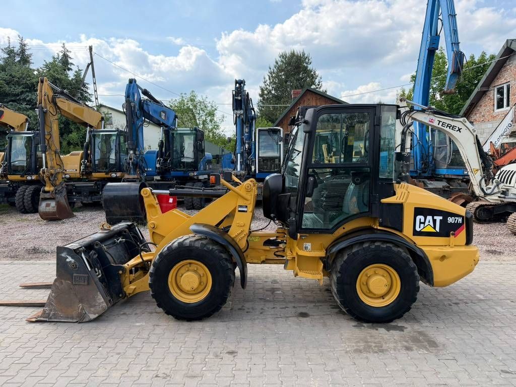 Caterpillar 907H Pala gommata 27.040 €