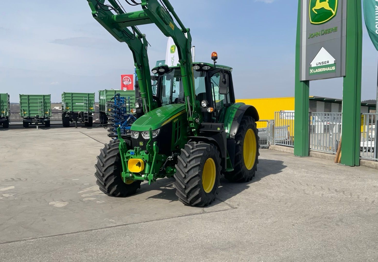 John Deere 6120 M Traktor 110 492 EUR