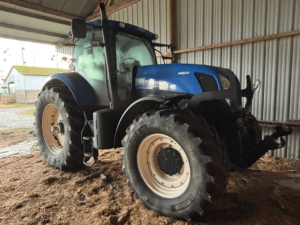 E-FARM: New Holland T7.235 - Tracteur - id KUG2QPW - 67 000 € - Année: 2012 - Lecture du nombre d'heure: 4 734,Puissance du moteur (chevaux): 203,France